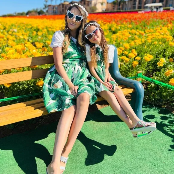 Mommy and me matching dresses this is the woman’s listing - Picture 4 of 6